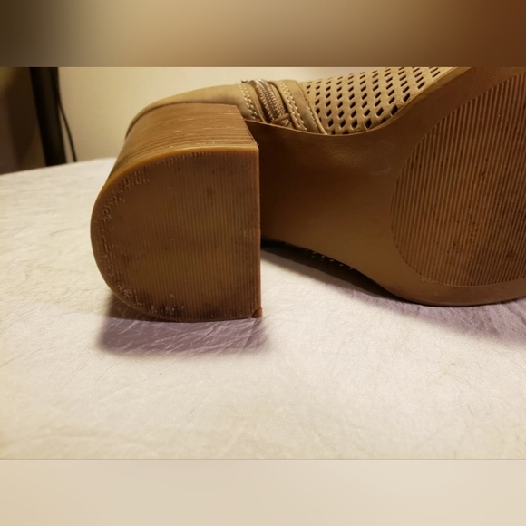 ❤️ COCONUTS BY MATISSE BROWN SUEDE ZIP ANKLE FASHION BOOTS SIZE 7 - 4" Heel ❤️ - Picture 9 of 12